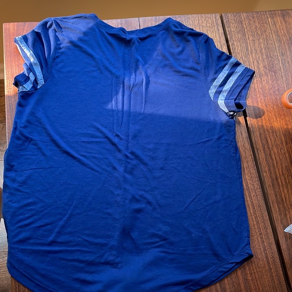 T-Shirt - Picture 4 of 7